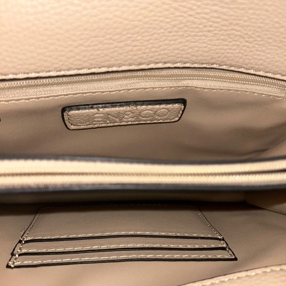 Jen & Co Elegant Cream Crossbody Bag with adjustable strap 🖤🤎 - Picture 3 of 3